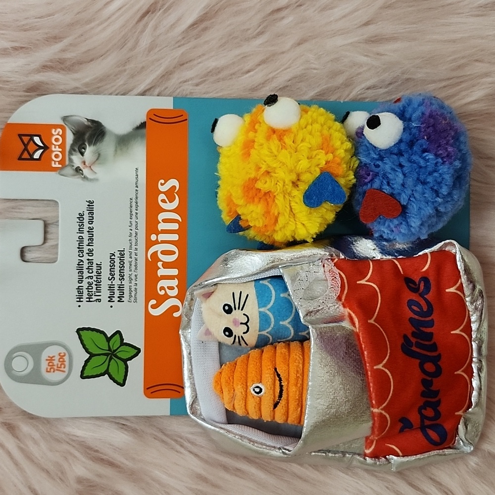 New Listing!! Brand New FOFOS "SARDINES" CATNIP CAT TOY-5CT.